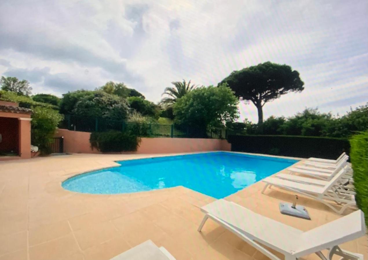 Villa Vue Mer Donnant Sur Le Golfe De St Tropez, 2 Chambres, 6 Pers, Piscine Commune Saint-Tropez Ngoại thất bức ảnh