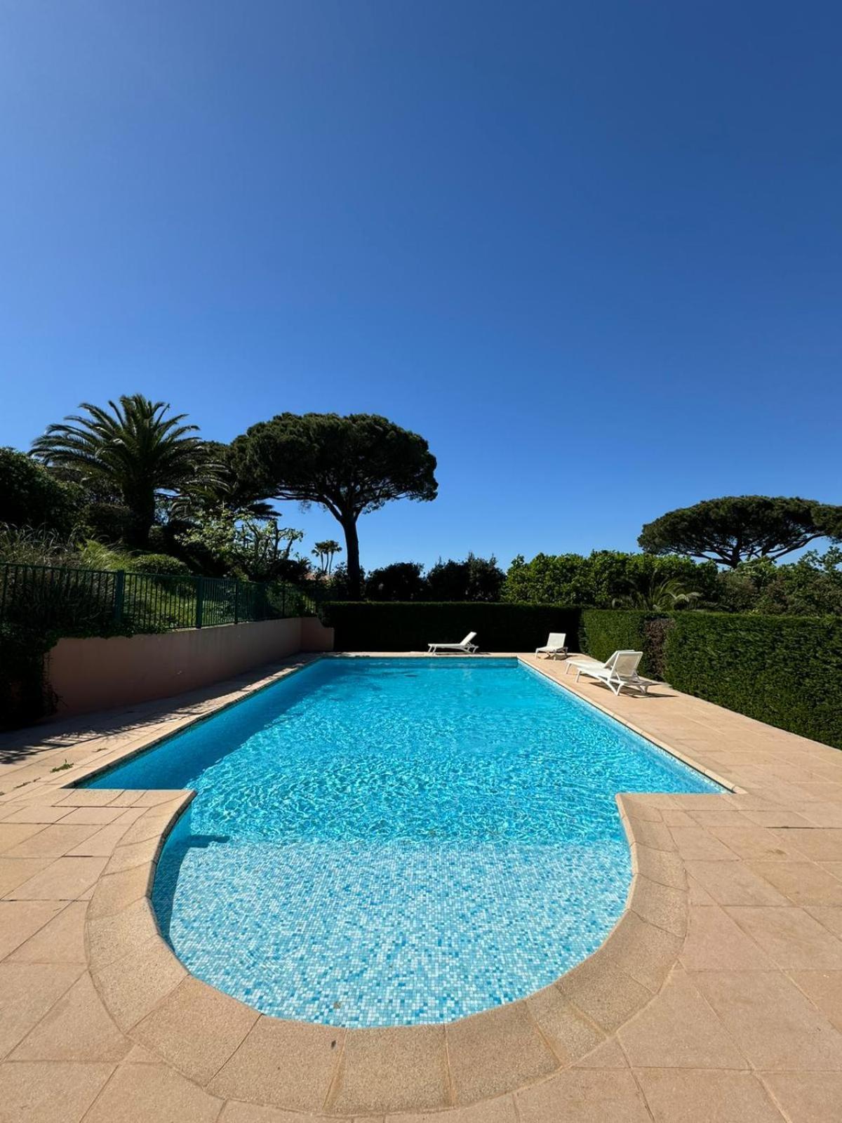 Villa Vue Mer Donnant Sur Le Golfe De St Tropez, 2 Chambres, 6 Pers, Piscine Commune Saint-Tropez Ngoại thất bức ảnh